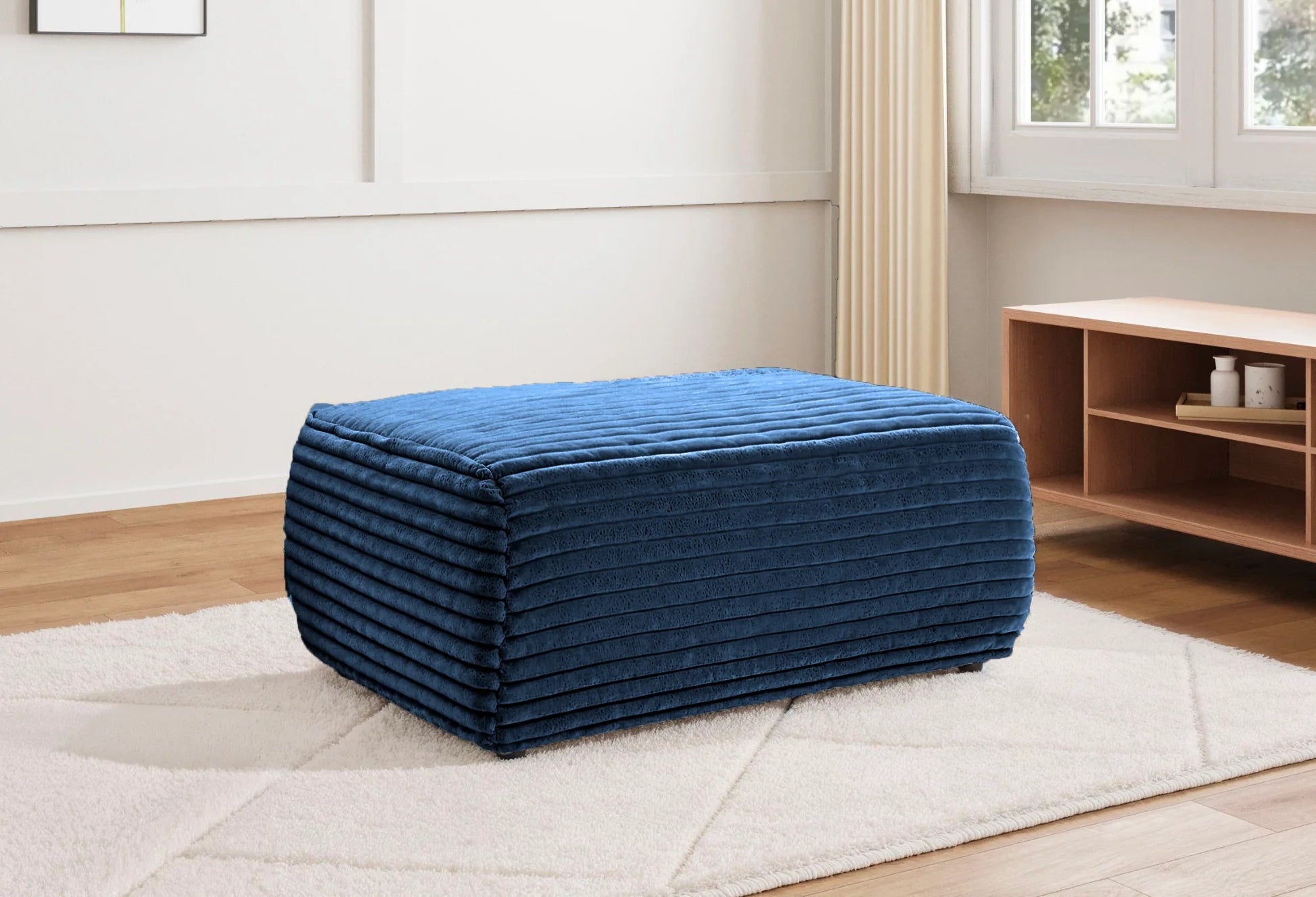 CLOUDY POUF